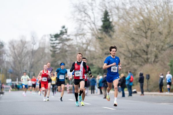 Lothar Wyrwoll (Aachener TG), Alex Paulien (TV Waldstraße Wiesbaden) am 06.03.2022 beim „Rund um das Bayer-Kreuz“ in Leverkusen