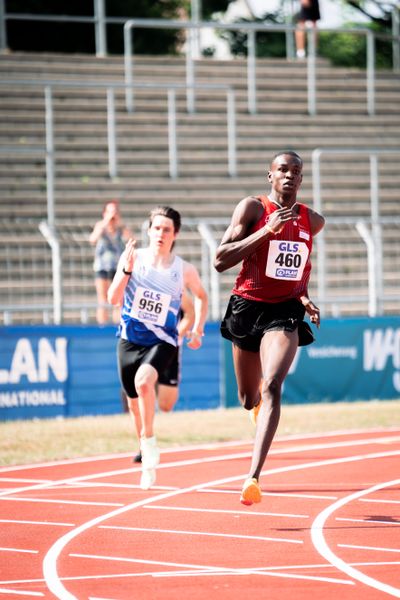 Okai Charles (Koenigsteiner LV) am 15.07.2022 waehrend den deutschen Leichtathletik-Jugendmeisterschaften 2022 in Ulm