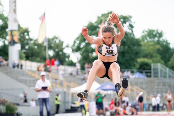 Jaqueline Kohl (LC Jueterbog) im Dreisprung am 15.07.2022 waehrend den deutschen Leichtathletik-Jugendmeisterschaften 2022 in Ulm