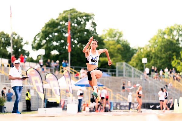 Sophia Ludwig (Hannover 96) im Dreisprung am 15.07.2022 waehrend den deutschen Leichtathletik-Jugendmeisterschaften 2022 in Ulm