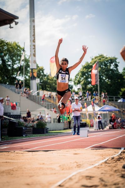 Ruth Hildebrand (MTG Mannheim) im Dreisprung am 15.07.2022 waehrend den deutschen Leichtathletik-Jugendmeisterschaften 2022 in Ulm