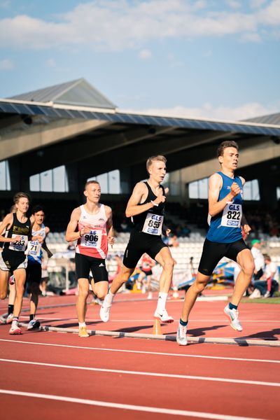 Lilly Steingass (TSV Einheit Grimma), Aaron Nikolas Schubert (SC DHfK Leipzig e.V.), Christopher Arnold (LV 90 Erzgebirge) am 15.07.2022 waehrend den deutschen Leichtathletik-Jugendmeisterschaften 2022 in Ulm