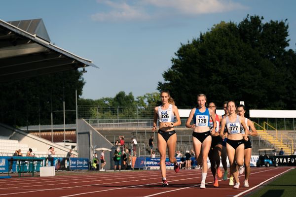 Karla Hiss (LG TELIS FINANZ Regensburg), Emily Quast (VfL Rathenow), Natalie Scrivener (SV Fun-Ball Dortelweil) am 15.07.2022 waehrend den deutschen Leichtathletik-Jugendmeisterschaften 2022 in Ulm