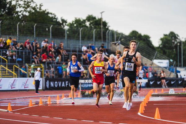 Paul Walochny (SC DHfK Leipzig e.V.), Karl Geburek (ASV Erfurt), Ben Frerichs (Erfurter LAC) am 15.07.2022 waehrend den deutschen Leichtathletik-Jugendmeisterschaften 2022 in Ulm