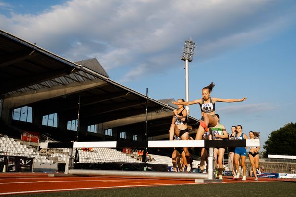 Carolin Hinrichs (VfL Loeningen) am 15.07.2022 waehrend den deutschen Leichtathletik-Jugendmeisterschaften 2022 in Ulm