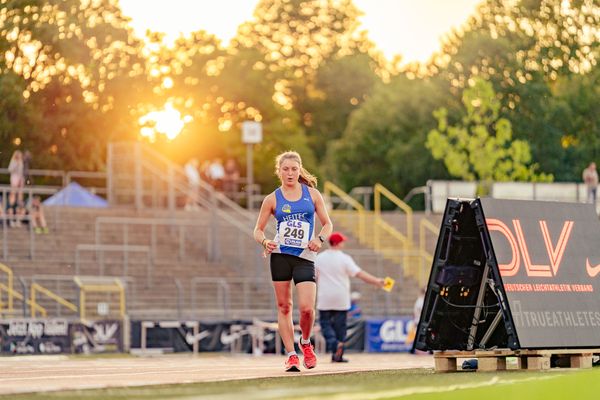 Marie Krebelder (LAC Quelle Fuerth) am 15.07.2022 waehrend den deutschen Leichtathletik-Jugendmeisterschaften 2022 in Ulm