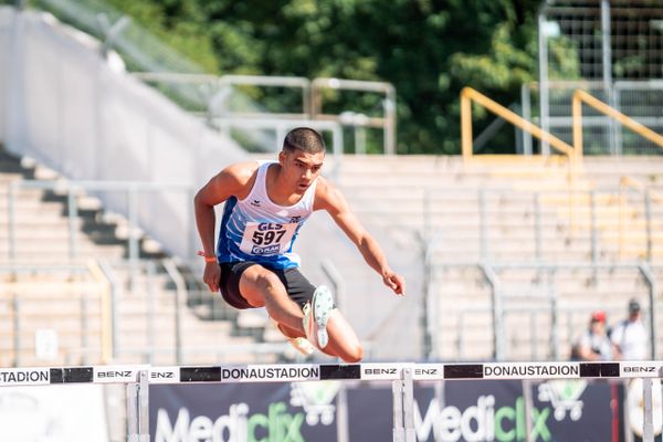 Jason Gordon (OTB Osnabrueck) ueber 400m Huerden am 16.07.2022 waehrend den deutschen Leichtathletik-Jugendmeisterschaften 2022 in Ulm