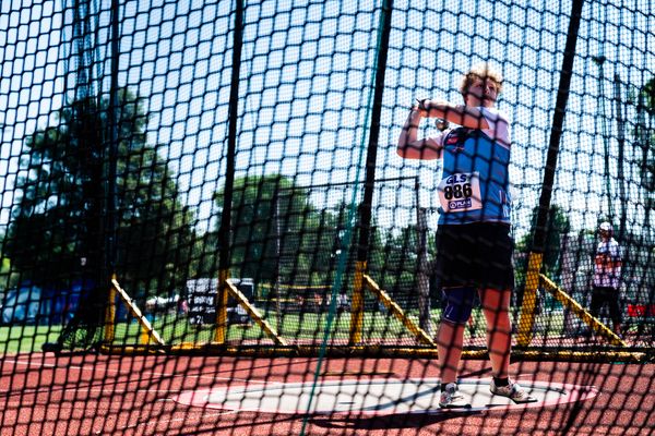 Finley Triebel (LAC Erdgas Chemnitz) beim Hammerwurf am 16.07.2022 waehrend den deutschen Leichtathletik-Jugendmeisterschaften 2022 in Ulm