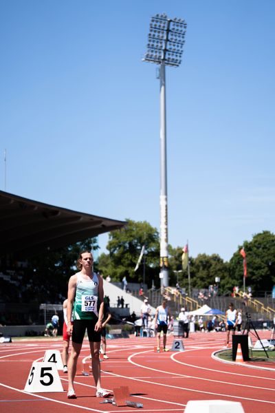 Max Husemann (Eintracht Hildesheim) vor dem 400m Lauf am 16.07.2022 waehrend den deutschen Leichtathletik-Jugendmeisterschaften 2022 in Ulm