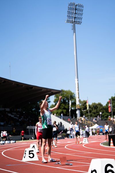 Max Husemann (Eintracht Hildesheim) vor dem 400m Lauf am 16.07.2022 waehrend den deutschen Leichtathletik-Jugendmeisterschaften 2022 in Ulm