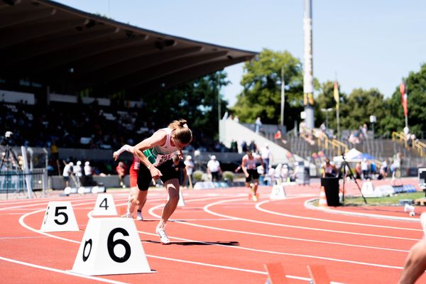 Max Husemann (Eintracht Hildesheim) vor dem 400m Lauf am 16.07.2022 waehrend den deutschen Leichtathletik-Jugendmeisterschaften 2022 in Ulm