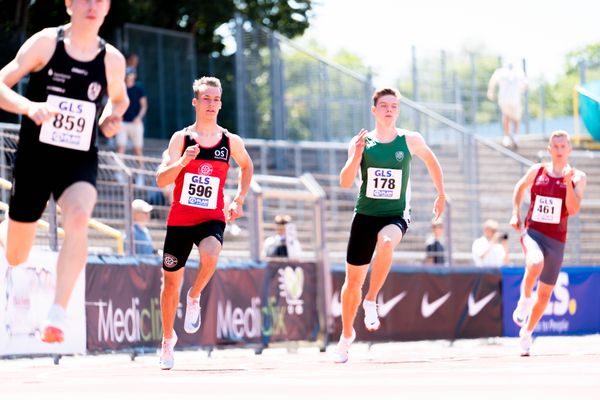 Florian Kroll (LG Osnabrueck) und Friedrich Rumpf (1.VfL FORTUNA Marzahn) im 400m Finale am 16.07.2022 waehrend den deutschen Leichtathletik-Jugendmeisterschaften 2022 in Ulm