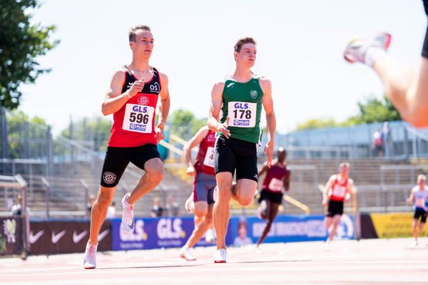 Florian Kroll (LG Osnabrueck) und Friedrich Rumpf (1.VfL FORTUNA Marzahn) im 400m Finale am 16.07.2022 waehrend den deutschen Leichtathletik-Jugendmeisterschaften 2022 in Ulm