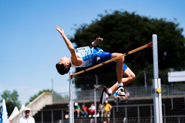 Friedrich Schulze (TV Gelnhausen) im Hochsprung am 16.07.2022 waehrend den deutschen Leichtathletik-Jugendmeisterschaften 2022 in Ulm