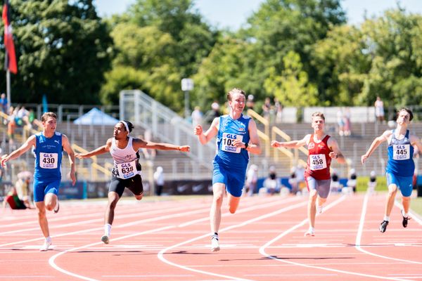 Aaron Amenta (TV Gross-Gerau), Luban Haque (ART Duesseldorf), Benedikt Thomas Wallstein (Gothaer Leichtathletik Centrum), Julian Rubel (Koenigsteiner LV), Elias Stork (Wiesbadener LV) am 16.07.2022 waehrend den deutschen Leichtathletik-Jugendmeisterschaften 2022 in Ulm