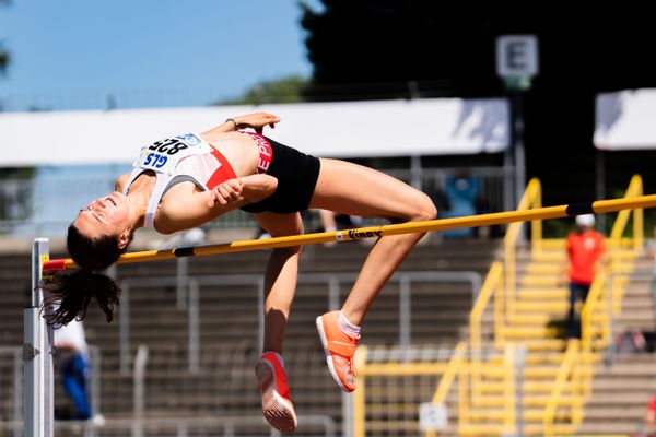 Meike Haiduk (LG Neumuenster) im Hochsprung am 16.07.2022 waehrend den deutschen Leichtathletik-Jugendmeisterschaften 2022 in Ulm