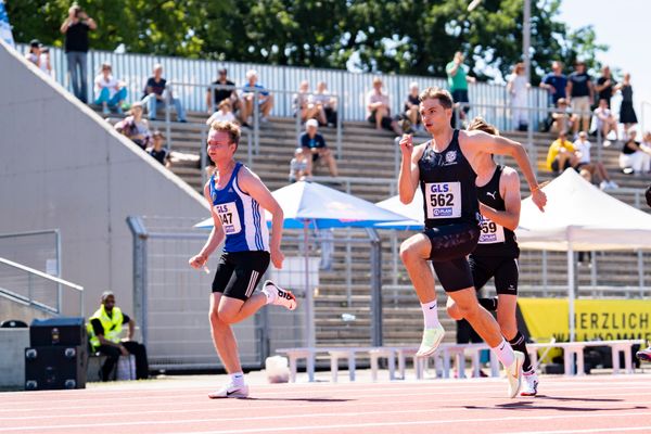 Joshua Ahrens (Hannover 96), Juan-Sebastian Kleta (TV Gelnhausen) am 16.07.2022 waehrend den deutschen Leichtathletik-Jugendmeisterschaften 2022 in Ulm