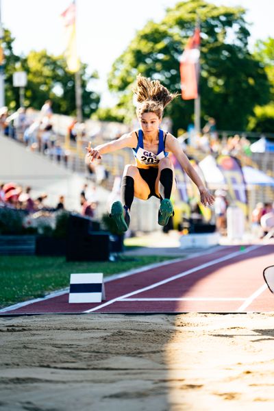 Linda Stoll (Sportfreunde Kladow) am 16.07.2022 waehrend den deutschen Leichtathletik-Jugendmeisterschaften 2022 in Ulm