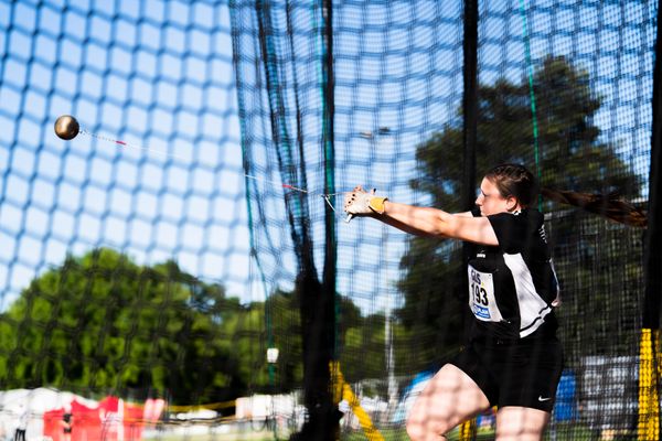 Laura Putbrese (Neukoellner SF) im Hammerwurf am 16.07.2022 waehrend den deutschen Leichtathletik-Jugendmeisterschaften 2022 in Ulm