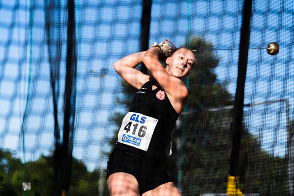 Larissa Rollberg (Eintracht Frankfurt e.V.) im Hammerwurf am 16.07.2022 waehrend den deutschen Leichtathletik-Jugendmeisterschaften 2022 in Ulm