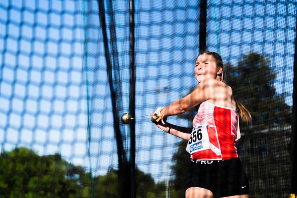 Lara Hundertmark (Einbecker SV) im Hammerwurf am 16.07.2022 waehrend den deutschen Leichtathletik-Jugendmeisterschaften 2022 in Ulm