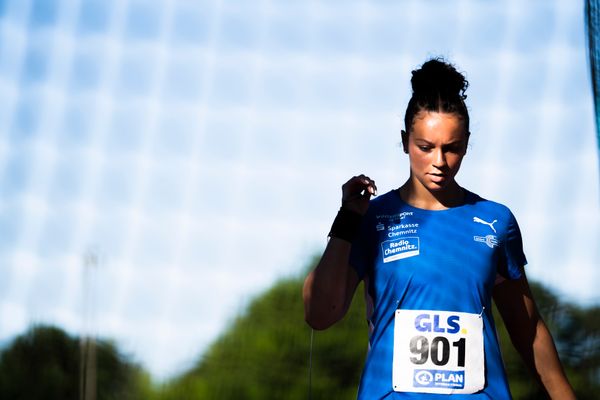 Jada Julien (LAC Erdgas Chemnitz) im Hammerwurf am 16.07.2022 waehrend den deutschen Leichtathletik-Jugendmeisterschaften 2022 in Ulm