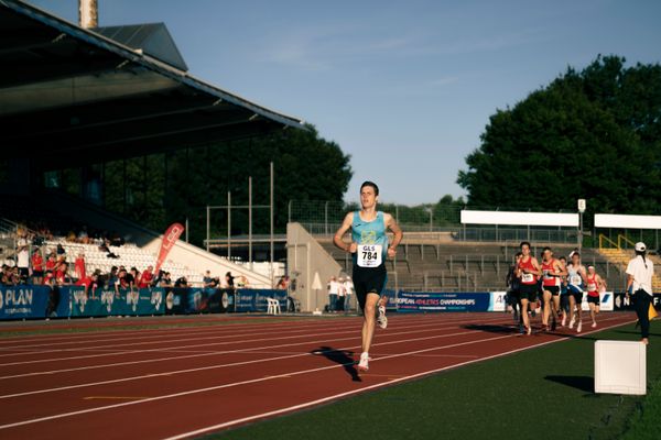 Simon Trampusch (TuS Framersheim) laeuft vorweg am 16.07.2022 waehrend den deutschen Leichtathletik-Jugendmeisterschaften 2022 in Ulm