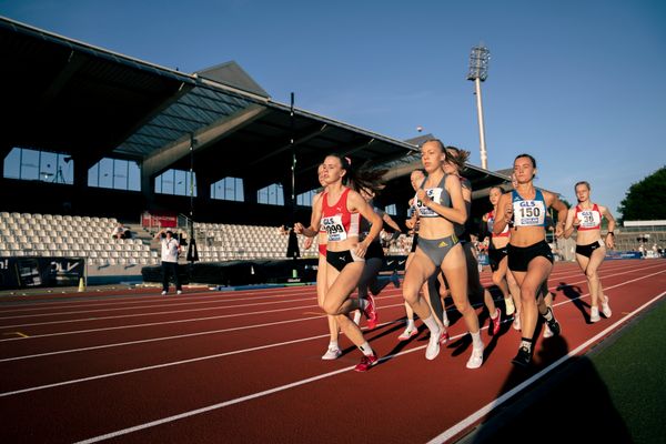 Carolin Hinrichs (VfL Loeningen), Romy Reineke (OSC Berlin) am 16.07.2022 waehrend den deutschen Leichtathletik-Jugendmeisterschaften 2022 in Ulm