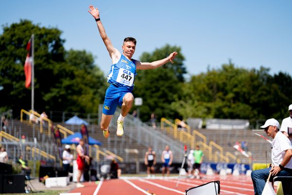 Oliver Koletzko (Wiesbadener LV) im Weitsprung am 17.07.2022 waehrend den deutschen Leichtathletik-Jugendmeisterschaften 2022 in Ulm