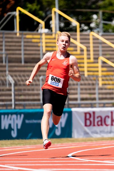 Thorben Finke (SV Sigiltra Soegel) ueber 200m am 17.07.2022 waehrend den deutschen Leichtathletik-Jugendmeisterschaften 2022 in Ulm