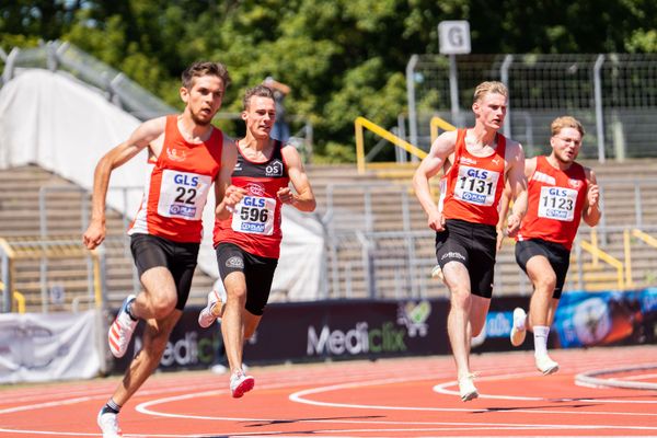 Heiko Gussmann (LG Region Karlsruhe), Florian Kroll (LG Osnabrueck), Bastian Sundermann (LG Brillux Muenster), Jan Eric Frehe (DJK Arminia Ibbenbueren) am 17.07.2022 waehrend den deutschen Leichtathletik-Jugendmeisterschaften 2022 in Ulm