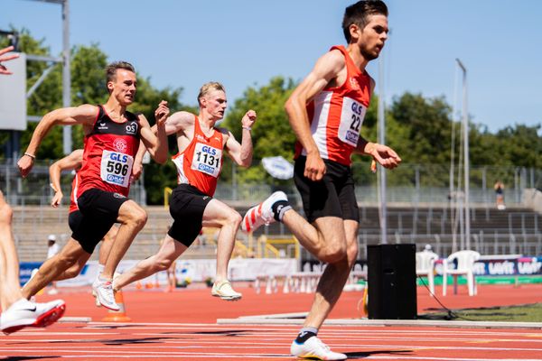 Heiko Gussmann (LG Region Karlsruhe), Florian Kroll (LG Osnabrueck), Bastian Sundermann (LG Brillux Muenster) am 17.07.2022 waehrend den deutschen Leichtathletik-Jugendmeisterschaften 2022 in Ulm