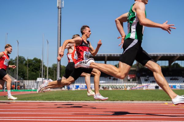 Florian Kroll (LG Osnabrueck) ueber 200m am 17.07.2022 waehrend den deutschen Leichtathletik-Jugendmeisterschaften 2022 in Ulm