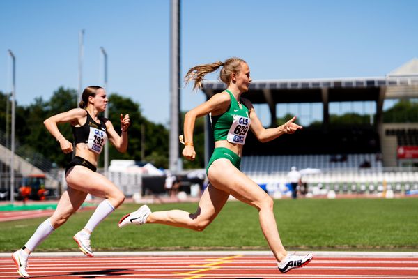 Nele Jaworski (VfL Wolfsburg) ueber 200m am 17.07.2022 waehrend den deutschen Leichtathletik-Jugendmeisterschaften 2022 in Ulm