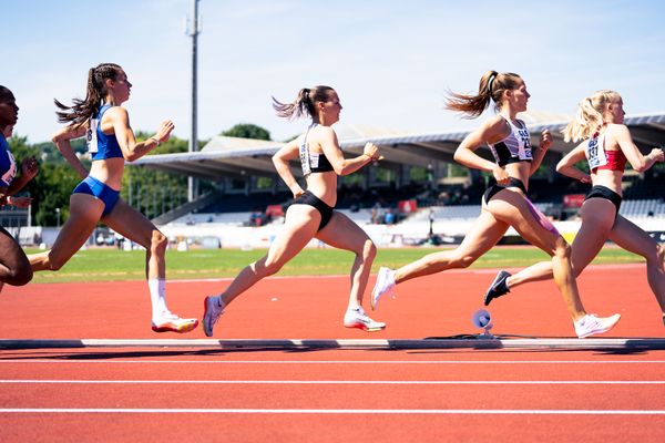 Rieke Emmrich (LC Nordhorn) im 800m Finale am 17.07.2022 waehrend den deutschen Leichtathletik-Jugendmeisterschaften 2022 in Ulm