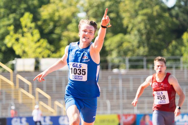 Benedikt Thomas Wallstein (Gothaer Leichtathletik Centrum) gewinnt die 200m in der U18 am 17.07.2022 waehrend den deutschen Leichtathletik-Jugendmeisterschaften 2022 in Ulm