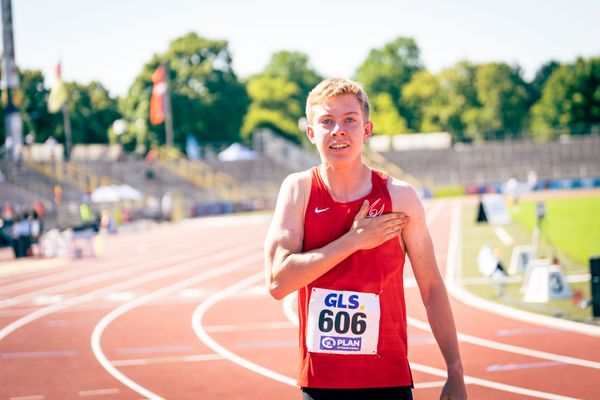 Thorben Finke (SV Sigiltra Soegel) nach dem 200m Finale am 17.07.2022 waehrend den deutschen Leichtathletik-Jugendmeisterschaften 2022 in Ulm