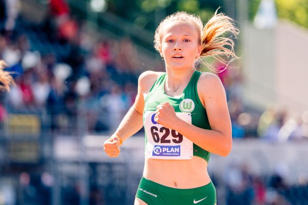 Nele Jaworski (VfL Wolfsburg) im 200m Finale am 17.07.2022 waehrend den deutschen Leichtathletik-Jugendmeisterschaften 2022 in Ulm