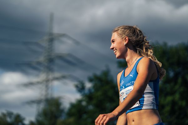 Luisa Deeken (TV Wattenscheid 01) im Hochsprung am 06.08.2022 beim Lohrheide-Meeting im Lohrheidestadion in Bochum-Wattenscheid