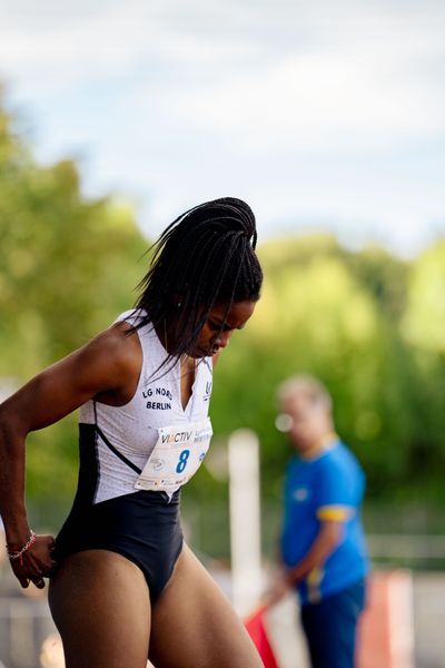 Yuliana Angula (ecuador) beim Weitsprung am 06.08.2022 beim Lohrheide-Meeting im Lohrheidestadion in Bochum-Wattenscheid