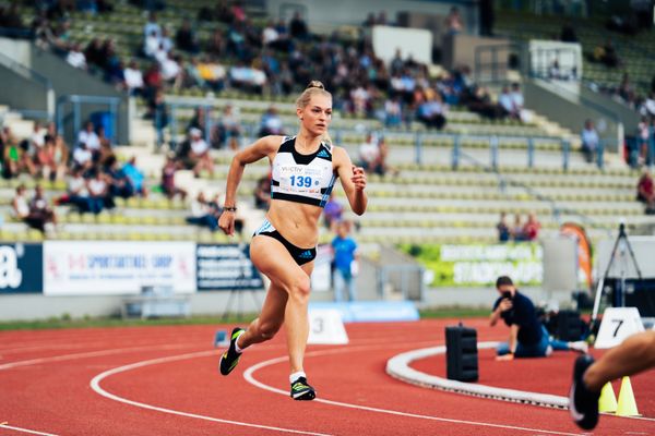 Luna Thiel (VfL Eintracht Hannover) ueber 400m am 06.08.2022 beim Lohrheide-Meeting im Lohrheidestadion in Bochum-Wattenscheid