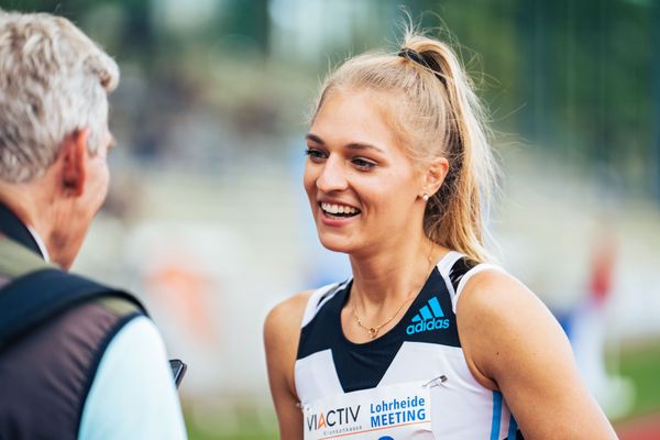 Luna Thiel (VfL Eintracht Hannover) nach dem 400m Lauf am 06.08.2022 beim Lohrheide-Meeting im Lohrheidestadion in Bochum-Wattenscheid