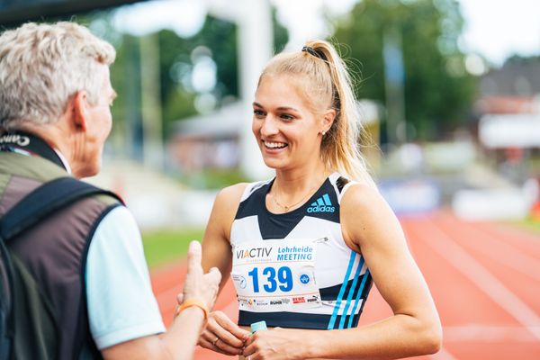 Luna Thiel (VfL Eintracht Hannover) nach dem 400m Lauf am 06.08.2022 beim Lohrheide-Meeting im Lohrheidestadion in Bochum-Wattenscheid