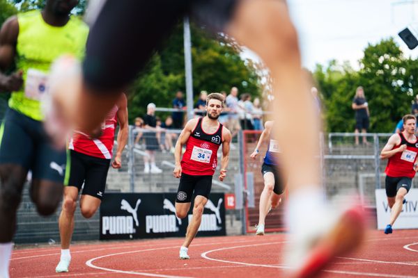 Fabian Dammermann (LG Osnabrueck) ueber 400m am 06.08.2022 beim Lohrheide-Meeting im Lohrheidestadion in Bochum-Wattenscheid