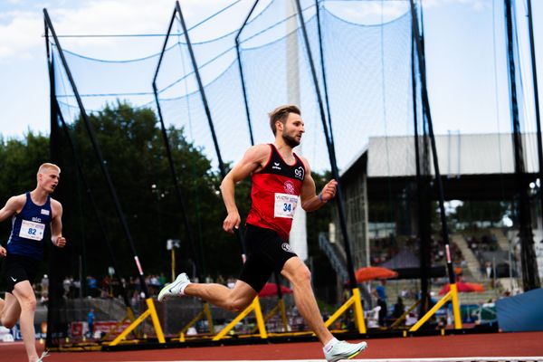 Fabian Dammermann (LG Osnabrueck) ueber 400m am 06.08.2022 beim Lohrheide-Meeting im Lohrheidestadion in Bochum-Wattenscheid