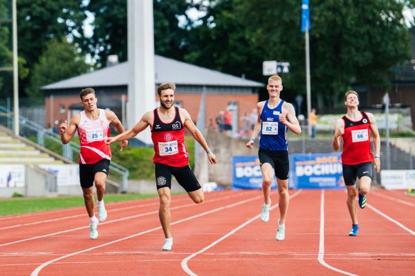 Jean Paul Bredau (SC Potsdam), Fabian Dammermann (LG Osnabrueck), Maximilian Kremser (Solinger LC), Kevin Joite (Dresdner SC 1898) ueber 400m am 06.08.2022 beim Lohrheide-Meeting im Lohrheidestadion in Bochum-Wattenscheid