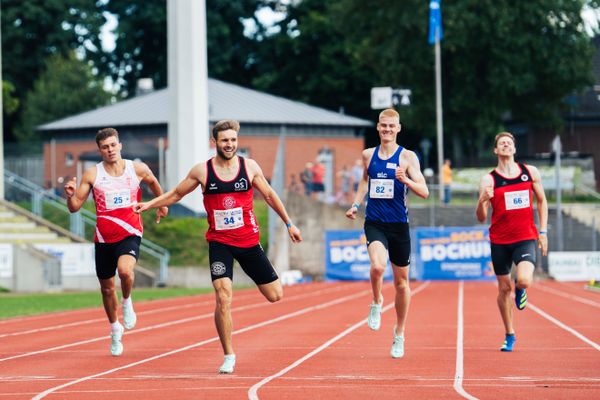 Jean Paul Bredau (SC Potsdam), Fabian Dammermann (LG Osnabrueck), Maximilian Kremser (Solinger LC), Kevin Joite (Dresdner SC 1898) ueber 400m am 06.08.2022 beim Lohrheide-Meeting im Lohrheidestadion in Bochum-Wattenscheid