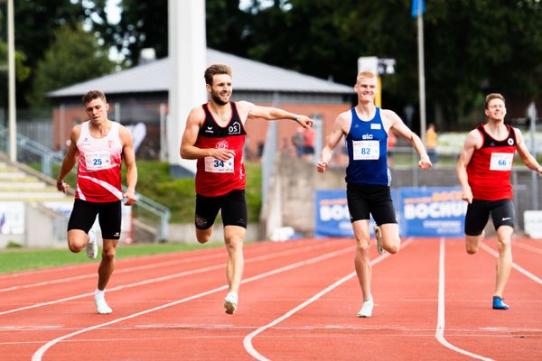 Jean Paul Bredau (SC Potsdam), Fabian Dammermann (LG Osnabrueck), Maximilian Kremser (Solinger LC), Kevin Joite (Dresdner SC 1898) ueber 400m am 06.08.2022 beim Lohrheide-Meeting im Lohrheidestadion in Bochum-Wattenscheid