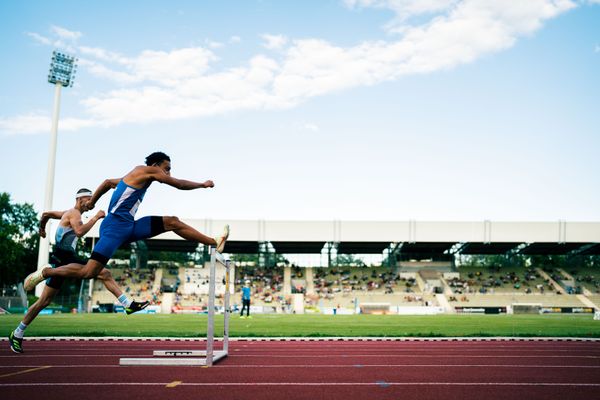 Jordan Gordon (OTB Osnabrueck) ueber 400m Huerden am 06.08.2022 beim Lohrheide-Meeting im Lohrheidestadion in Bochum-Wattenscheid