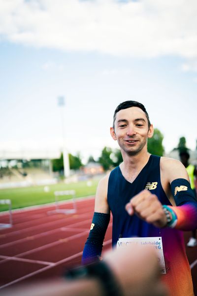 Maximilian Thorwirth (SFD 75 Duesseldorf-Sued) vor dem 1500m Lauf am 06.08.2022 beim Lohrheide-Meeting im Lohrheidestadion in Bochum-Wattenscheid